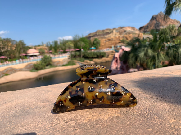 べっこうスワロフスキーダークベージュヘアクリップ大サイズ重めの髪も多い髪もしっかり留まります　大人女子フランス製樹脂 10枚目の画像