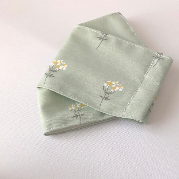 新作 大臣マスク beige flower/green flower ナチュラル ベージュ グリーン 花柄 布マスク 3枚目の画像