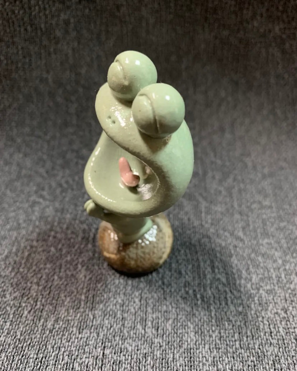 『口開けガエル』グリーン　萩焼き陶器人形　伝統工芸品 4枚目の画像