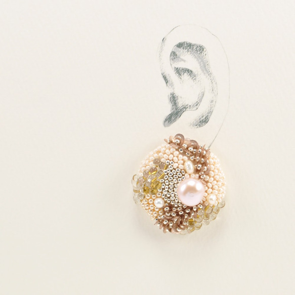 珠繡橢圓形耳環（可選擇穿孔）4 第3張的照片