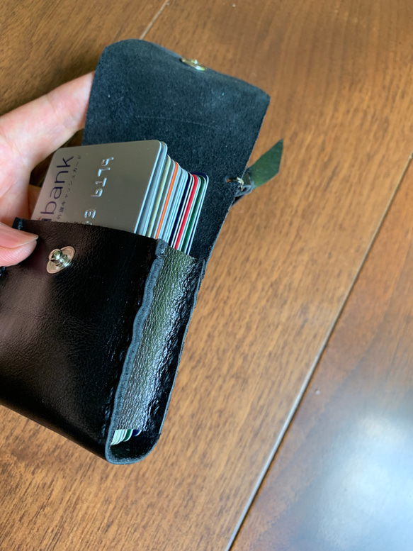 黒革の大容量カードケース 8枚目の画像
