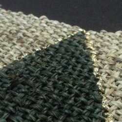 手織り麻に墨染のテーブルセンター　　ギザギザ 3枚目の画像