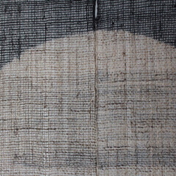 しな布調　ざっくり手織り麻墨染め　２連のれん　暖簾（満月） 3枚目の画像
