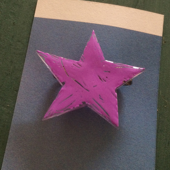 星のブローチ 紫 2枚目の画像