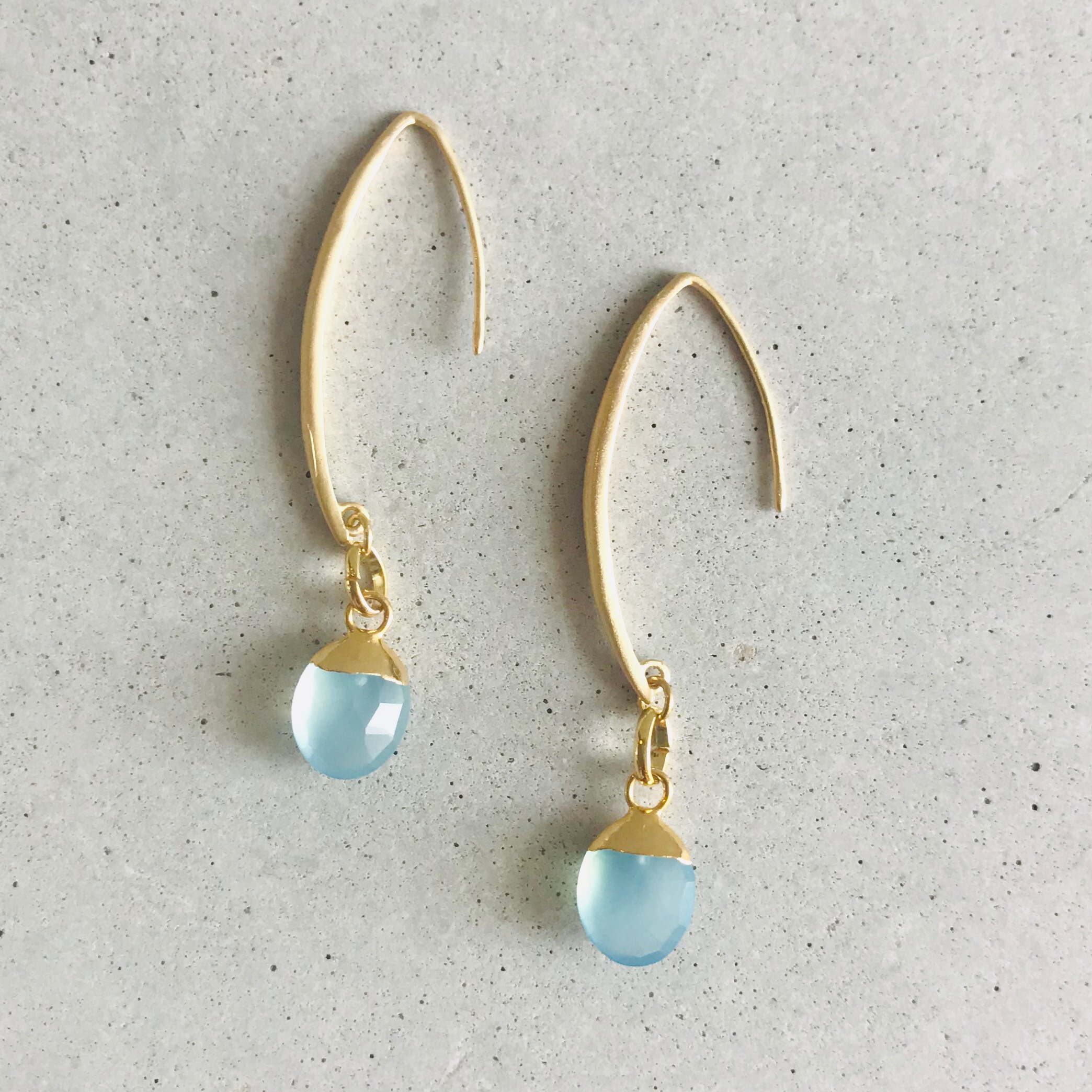 カルセドニー　フックピアス