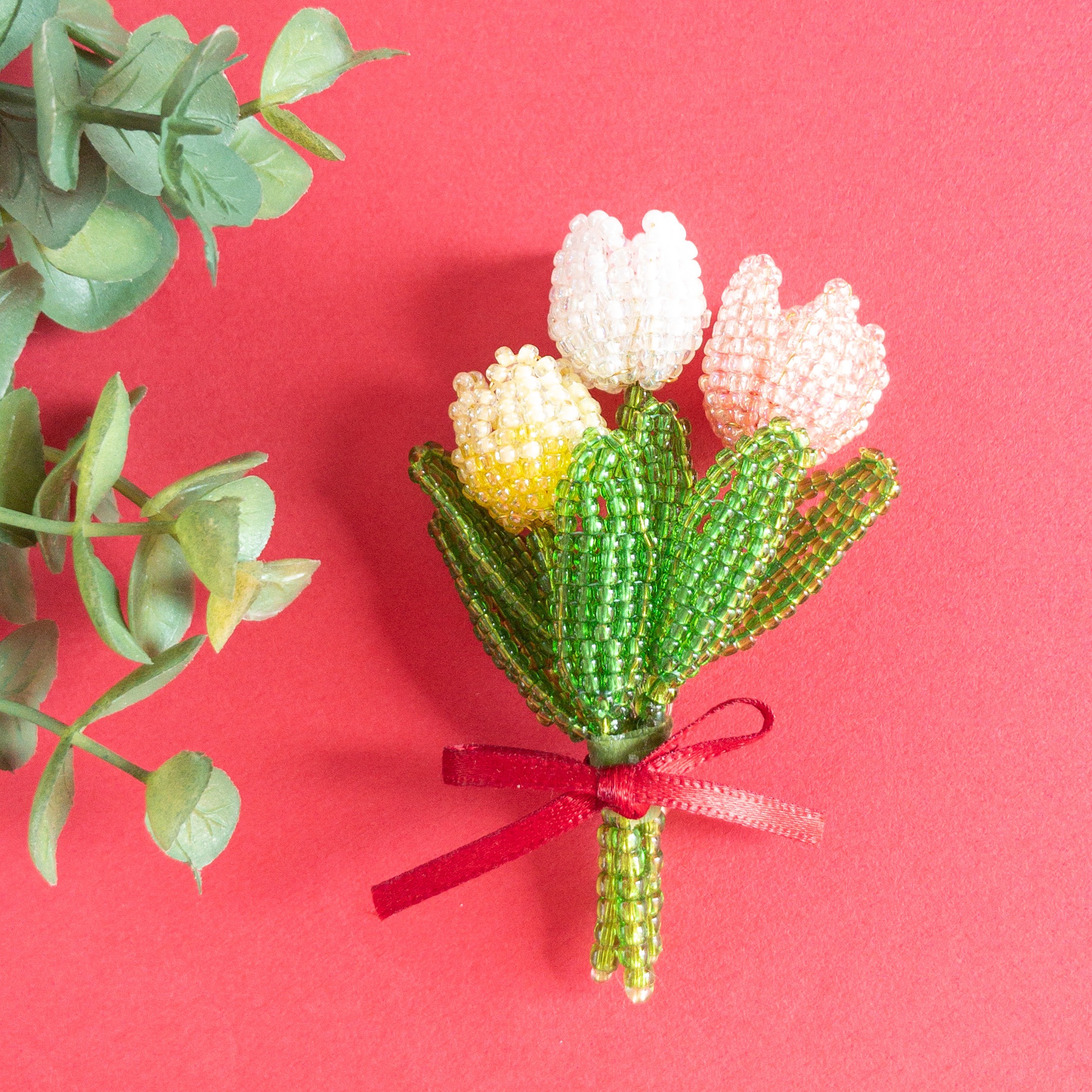 チューリップの花束ビーズブローチ[母の日プレゼントにも]