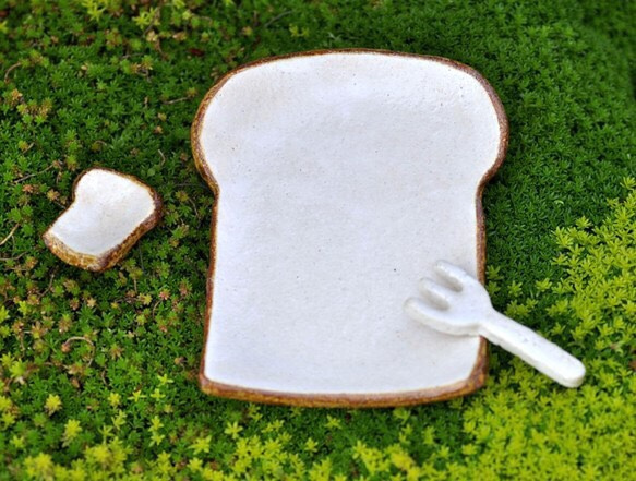 食パンの皿　ショートケーキサイズ 1枚目の画像