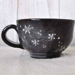 雪の結晶のcafeマグ　取手付き 2枚目の画像