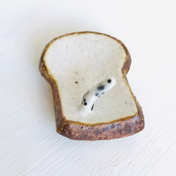 厚切麵包和鰻魚筷架 第3張的照片