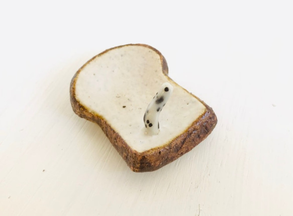 厚切麵包和鰻魚筷架 第6張的照片