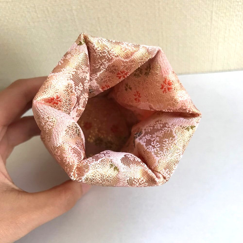 京都の布で作った和風小物入れ(布香合)【ピンク】 その他ケース