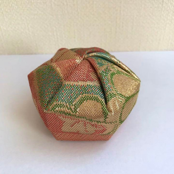 《２点セット》京都の布で作った和風小物入れ(布香合)【赤・緑】 3枚目の画像