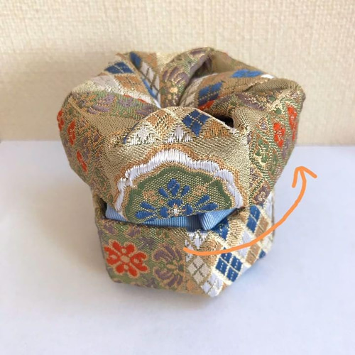 ２点セット》京都の布で作った和風小物入れ(布香合)【金・水色