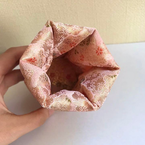 2点セット》京都の布で作った和風小物入れ(布香合)【ピンク・金