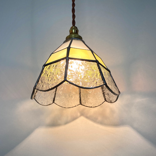 ステンドグラスランプ 6角 ホワイト.優しいイエロー.クリア シーリング