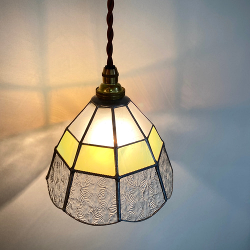 ステンドグラスランプ 6角 ホワイト.優しいイエロー.クリア