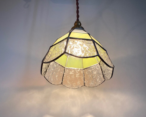 ステンドグラスランプ 6角 ホワイト.優しいイエロー.クリア