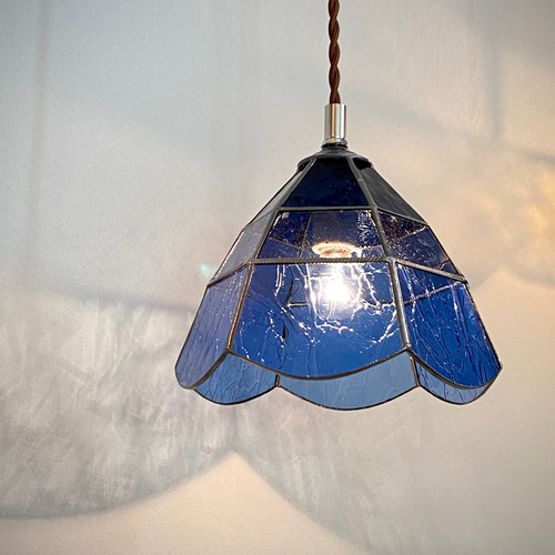 ステンドグラスの和風ねじれランプ