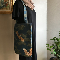 羽織裏鶴柄のトートバッグ（大） 2枚目の画像