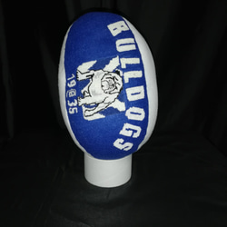 オーストラリアのラグビーリーグチーム「BULLDOGS（ブルドッグス）ロゴ入りのラグビーボール 1枚目の画像