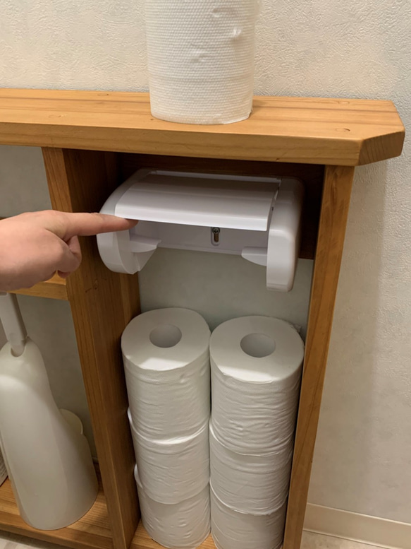 木製トイレ収納　ワンタッチ紙巻き器付き 4枚目の画像
