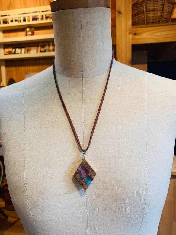 ウッドレジン　ネックレス 6枚目の画像