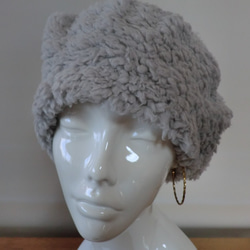 ふわふわボアの暖かベレー帽　グレー 2枚目の画像
