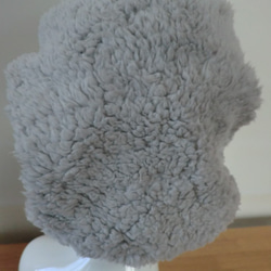 ふわふわボアの暖かベレー帽　グレー 4枚目の画像