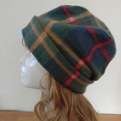 ふんわりやさしい暖かフリース帽子　チェック　紺×グリーン系 5枚目の画像