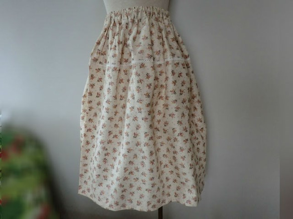 夏の小花柄スカート 1枚目の画像