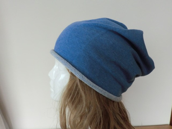 肌にやさしい綿帽子　杢糸ブルー　デニム調ニット 2枚目の画像