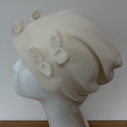 肌にやさしい可愛い帽子　リボンがいっぱい　細コーデュロイ　アイボリー 1枚目の画像