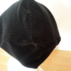 肌にやさしい　おしゃれなシンプル帽子　黒　細コーデュロイ 3枚目の画像