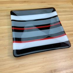 R フュージング ガラス 皿 ＊ じゃぽねすとらいぷ モノクロ 16cm 1枚目の画像