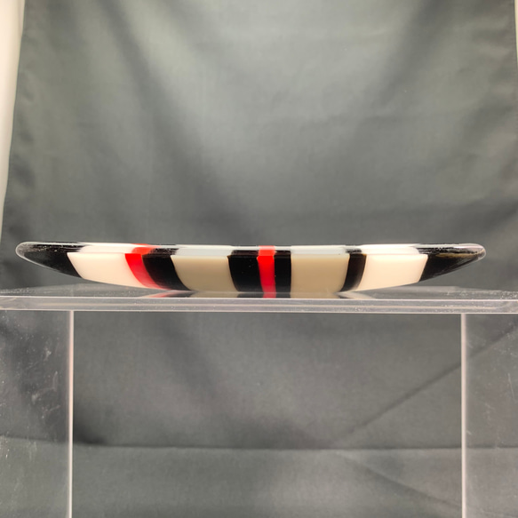 R フュージング ガラス 皿 ＊ じゃぽねすとらいぷ モノクロ 16cm 3枚目の画像