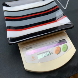R フュージング ガラス 皿 ＊ じゃぽねすとらいぷ モノクロ 16cm 4枚目の画像