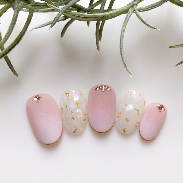 No.8 ホワイトグラデーションと埋め尽くしシェルネイル/上品