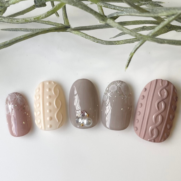 【No.030】ネイルチップ♡赤ネイル♡オフホワイト♡冬ネイル♡ニットネイル No.030】ネイルチップ♡赤ネイル♡オフホワイト♡冬ネイル