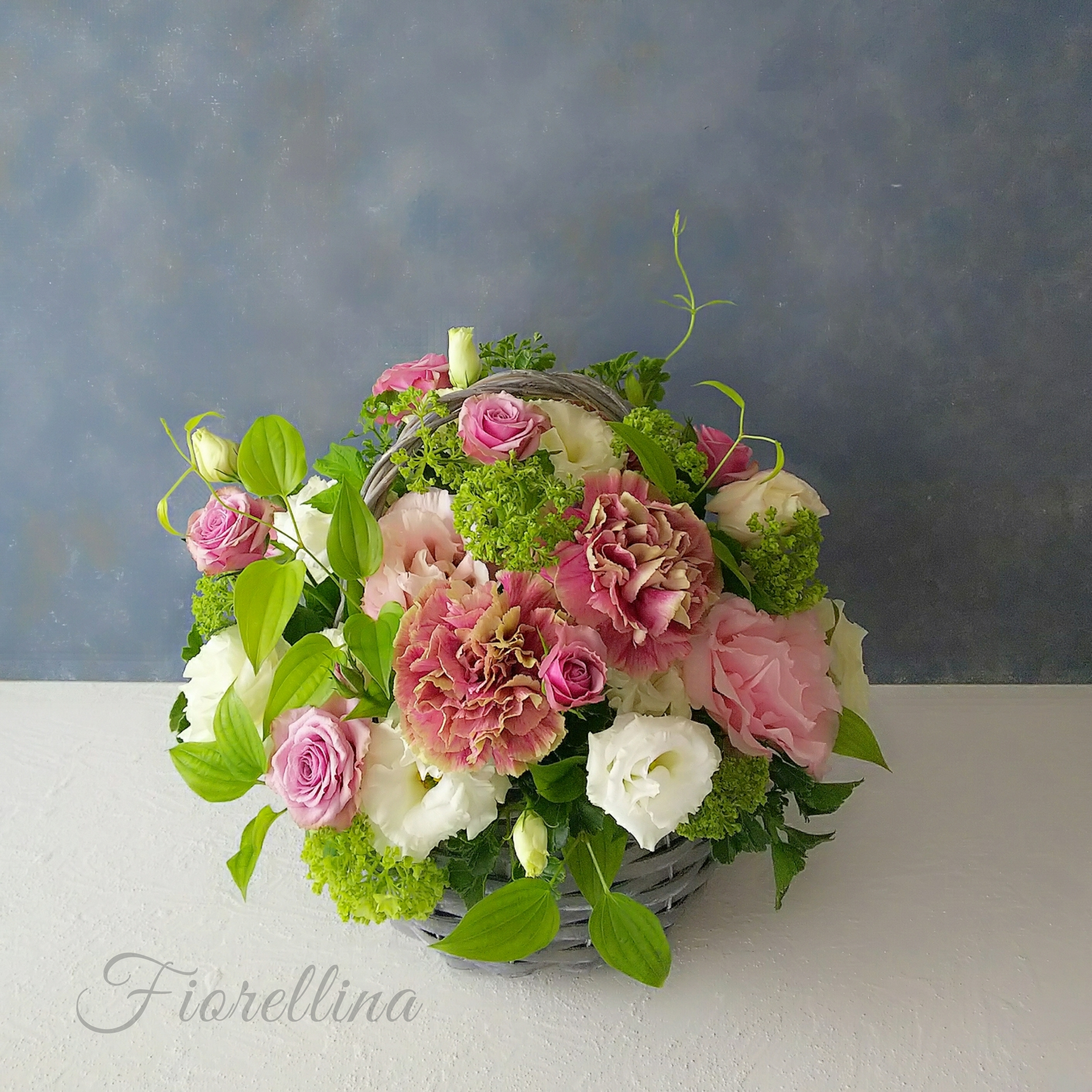 【  季節のパニエアレンジメント 】   生花   プレゼント ギフト　フラワーアレンジメント