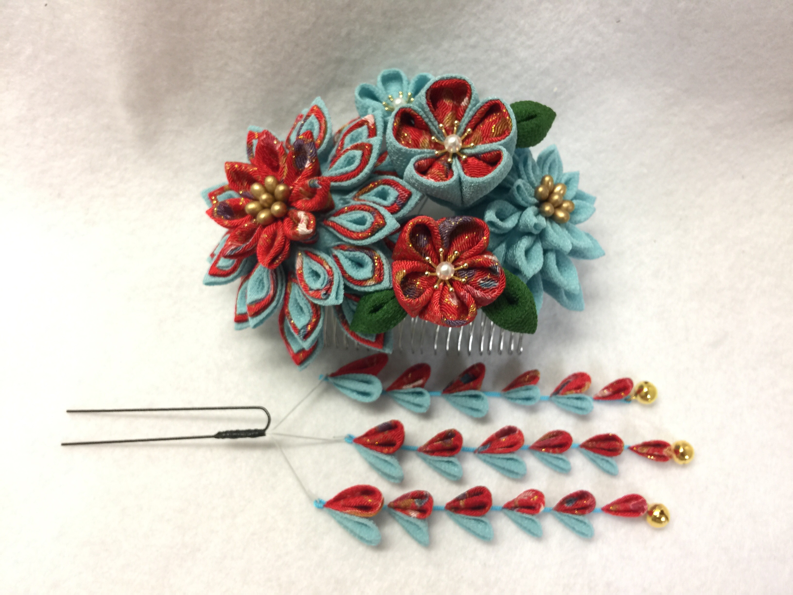 霜華【しもばな】つまみ細工の髪飾り 霜華【しもばな】つまみ細工の髪飾り