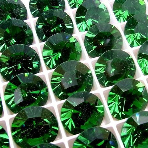 スワロフスキー art.1102 GREEN TURMALINE ss60 ヴィンテージ スワロフスキー art.1102 GREEN TURMALINE ss60 24個