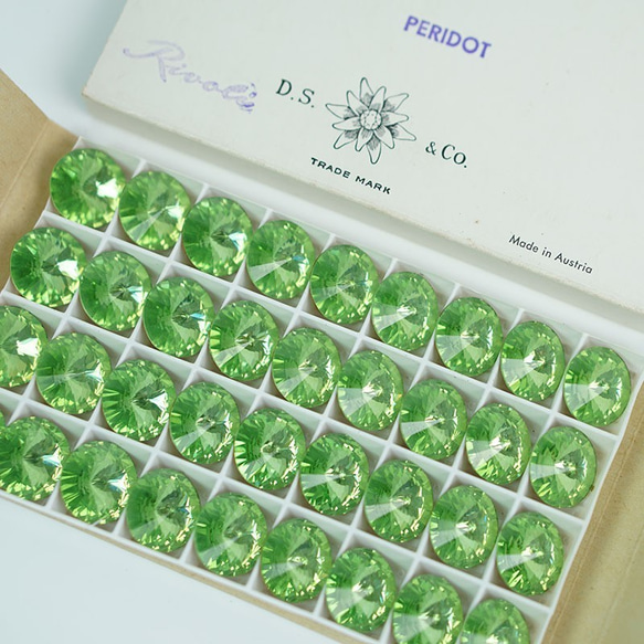 ヴィンテージ スワロフスキー art.1122 PERIDOT 16mm　リボリ　18個 バラ売り 2枚目の画像