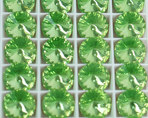 【今日の超目玉】 PERIDOT art.1122 スワロフスキー ヴィンテージ 16mm 9個 リボリ チャーム