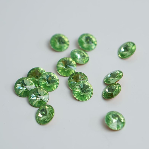 リボリ　スワロフスキー ヴィンテージ ヴィンテージ スワロフスキー art.1122 PERIDOT ss47 リボリ 18個 バラ