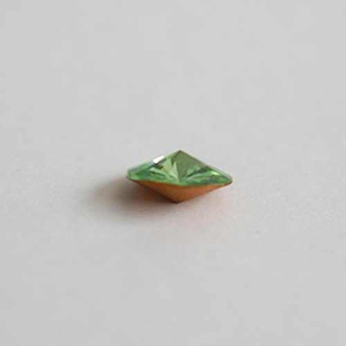 ヴィンテージ スワロフスキー art.1122 PERIDOT ss47 リボリ 18個 バラ