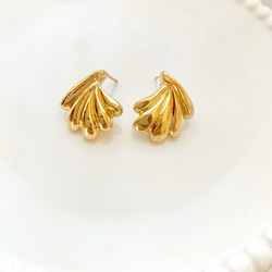 vintage inspired seashell earrings...♡ マーメイド　ピアス　イヤリング　貝殻 1枚目の画像