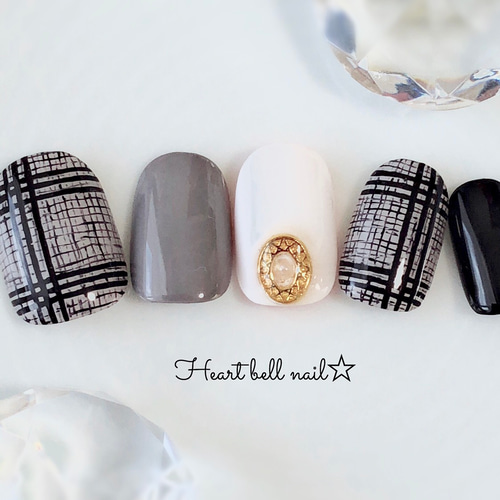 モノトーングレンチェックネイル（ケース&ヤスリ&両面テープ付き  