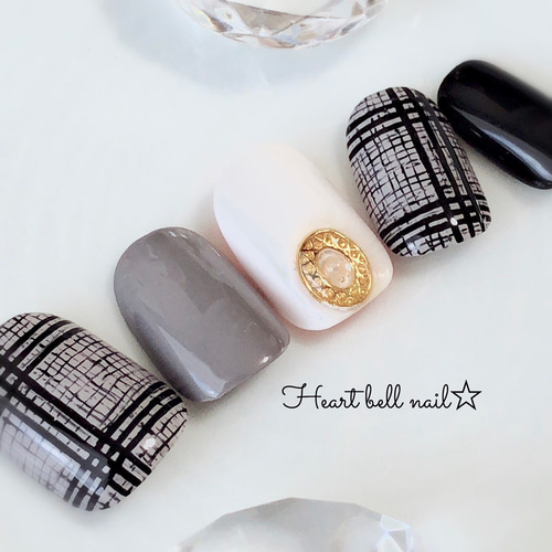 モノトーングレンチェックネイル（ケース&ヤスリ&両面テープ付き