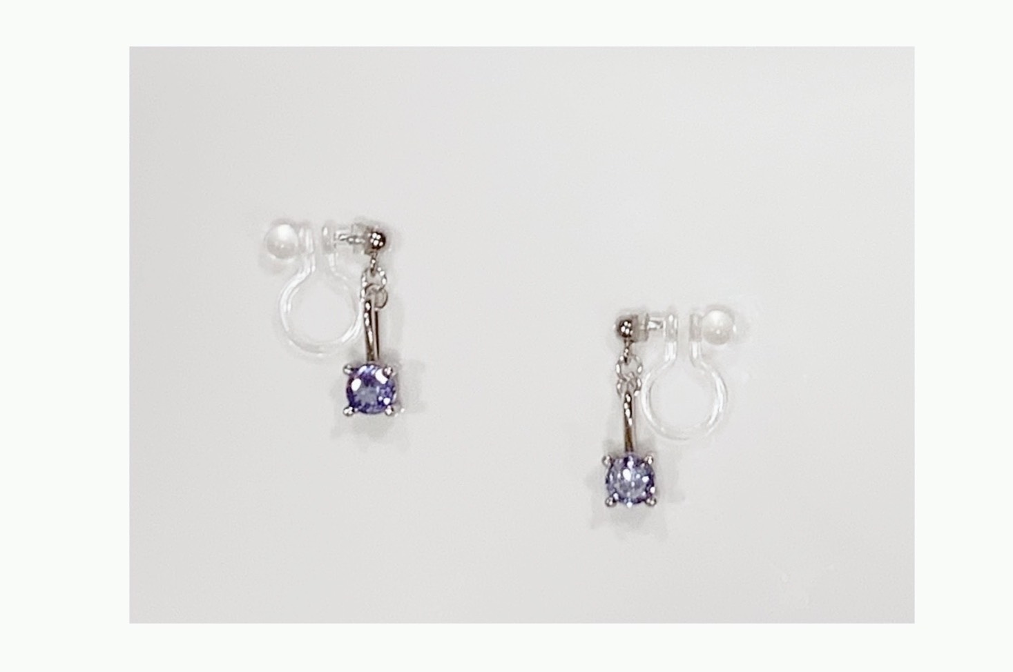 送料無料＊タンザナイト＊4mm▪︎silver925▪︎ロジウムコート▪︎ノンホールピアス▪︎揺れる▪︎イヤリング