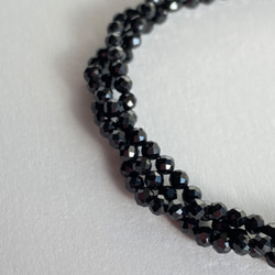 高品質！黒水晶【モリオン】 高品質モリオン（黒水晶）20粒 ラウンドカット2mm 穴あり 天然石 Baby